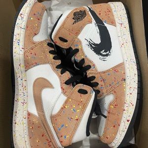 Jordan 1 Mid SE Brushstroke